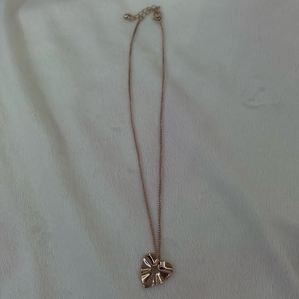 Gold heart necklace